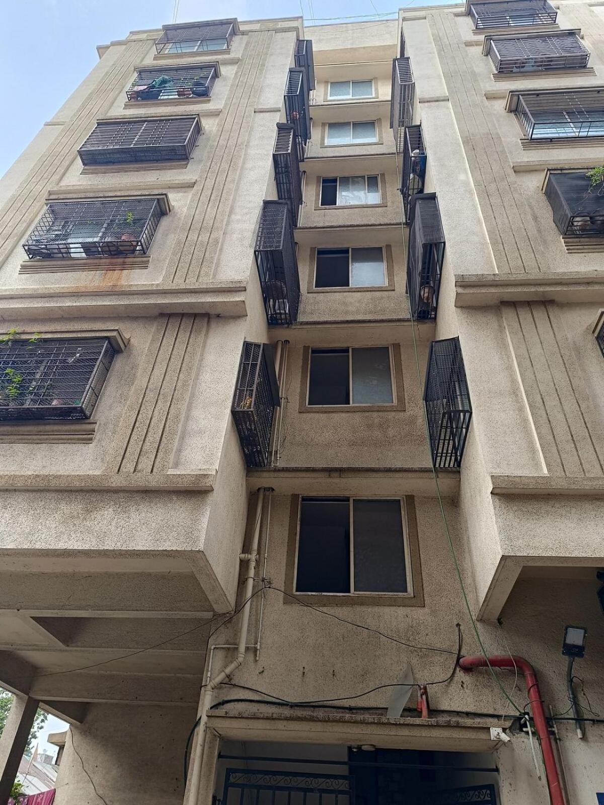 1bhk Service 19 Apartment *